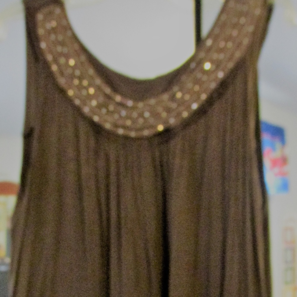 Sleeveless flowy top